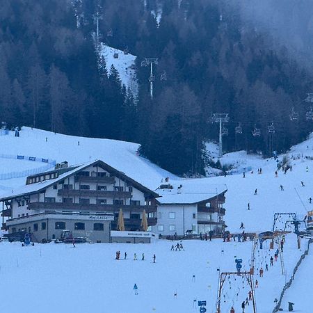 Hotel Alaska Selva di Val Gardena Exteriör bild