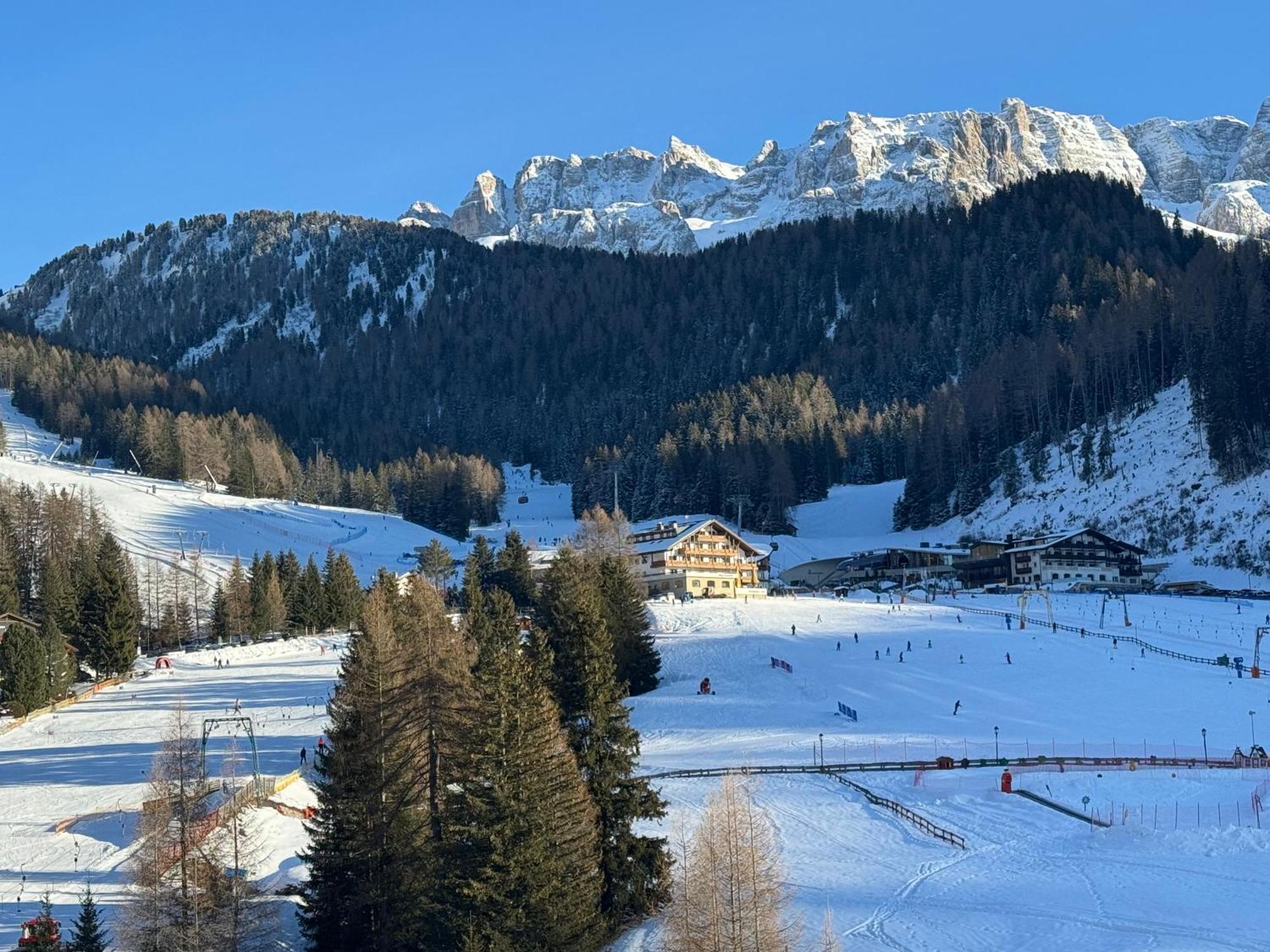 Hotel Alaska Selva di Val Gardena Exteriör bild