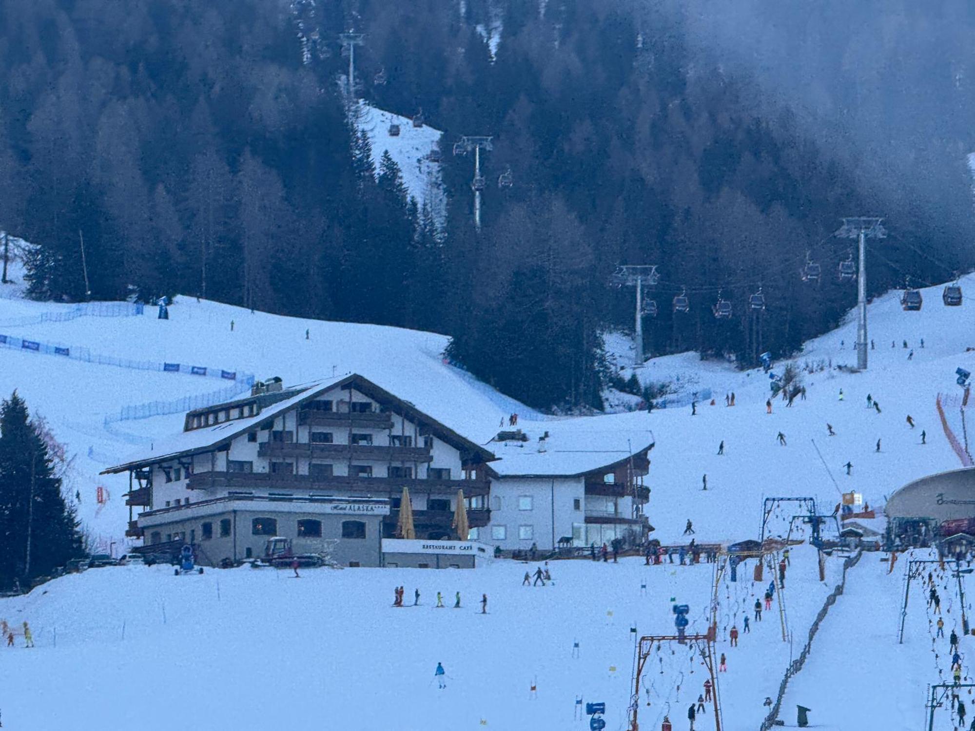 Hotel Alaska Selva di Val Gardena Exteriör bild