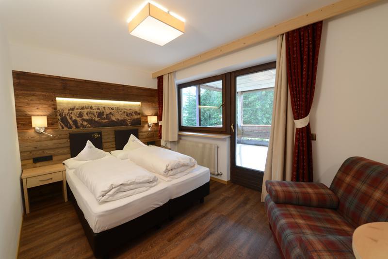 Hotel Alaska Selva di Val Gardena Exteriör bild