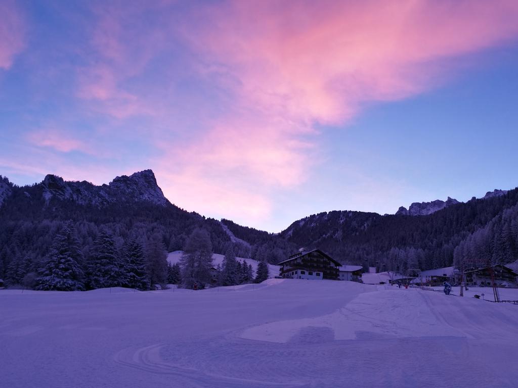 Hotel Alaska Selva di Val Gardena Exteriör bild