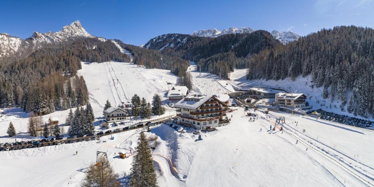 Hotel Alaska Selva di Val Gardena Exteriör bild