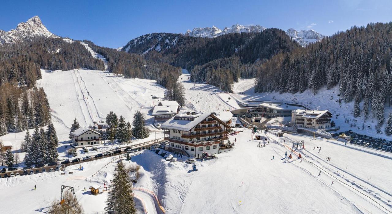 Hotel Alaska Selva di Val Gardena Exteriör bild